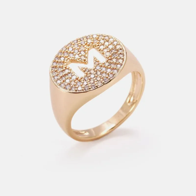 Grosse bague initiale M