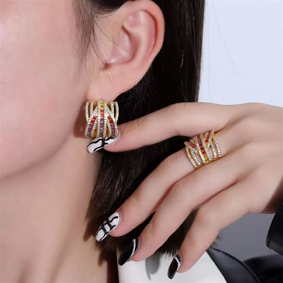 Ensemble de boucles d'oreilles avec bague en zircon